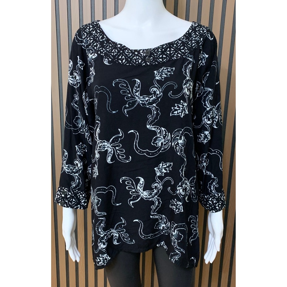 Soft Surroundings Black White Batik Print Rayon Tunic Top Long Sleeve Medium